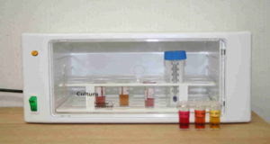 細菌培養検査器